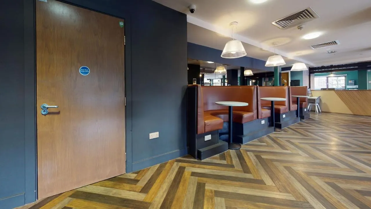 Apartmán Studios And Ensuite Bedrooms With Shared Kitchen At Fountainbridge In Edinburgh